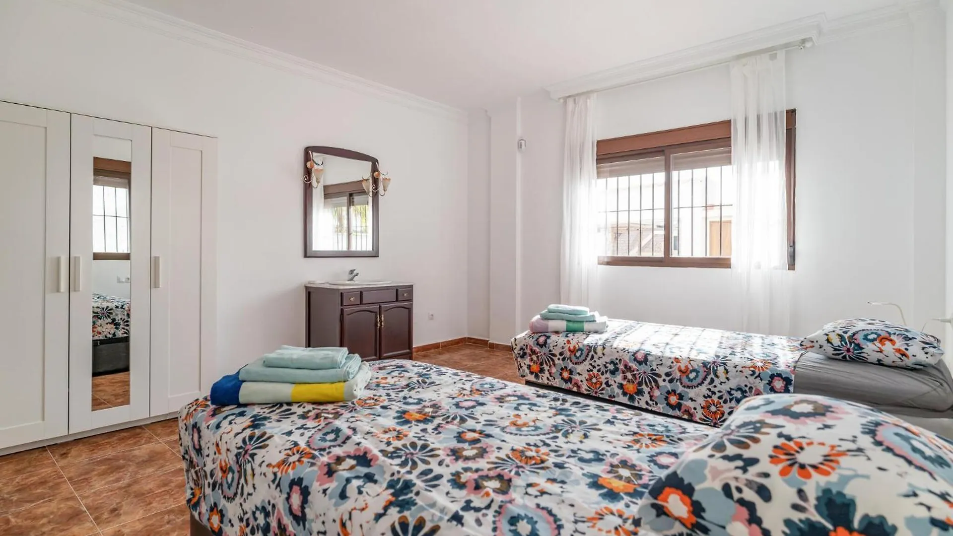 Feriehus Lovely Home In Benalmadena With Kitchen