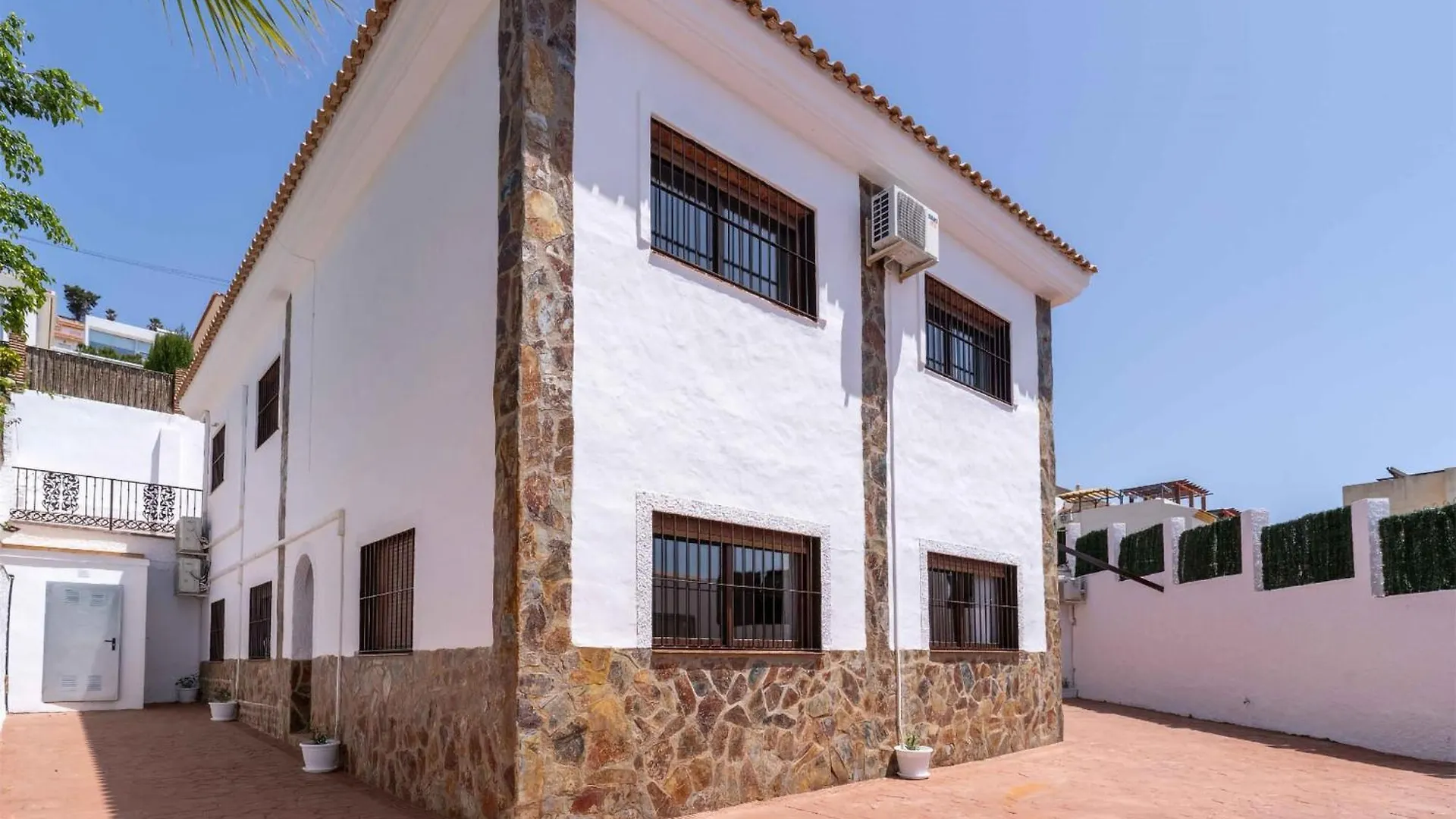 Lovely Home In Benalmadena With Kitchen بيت للعطل