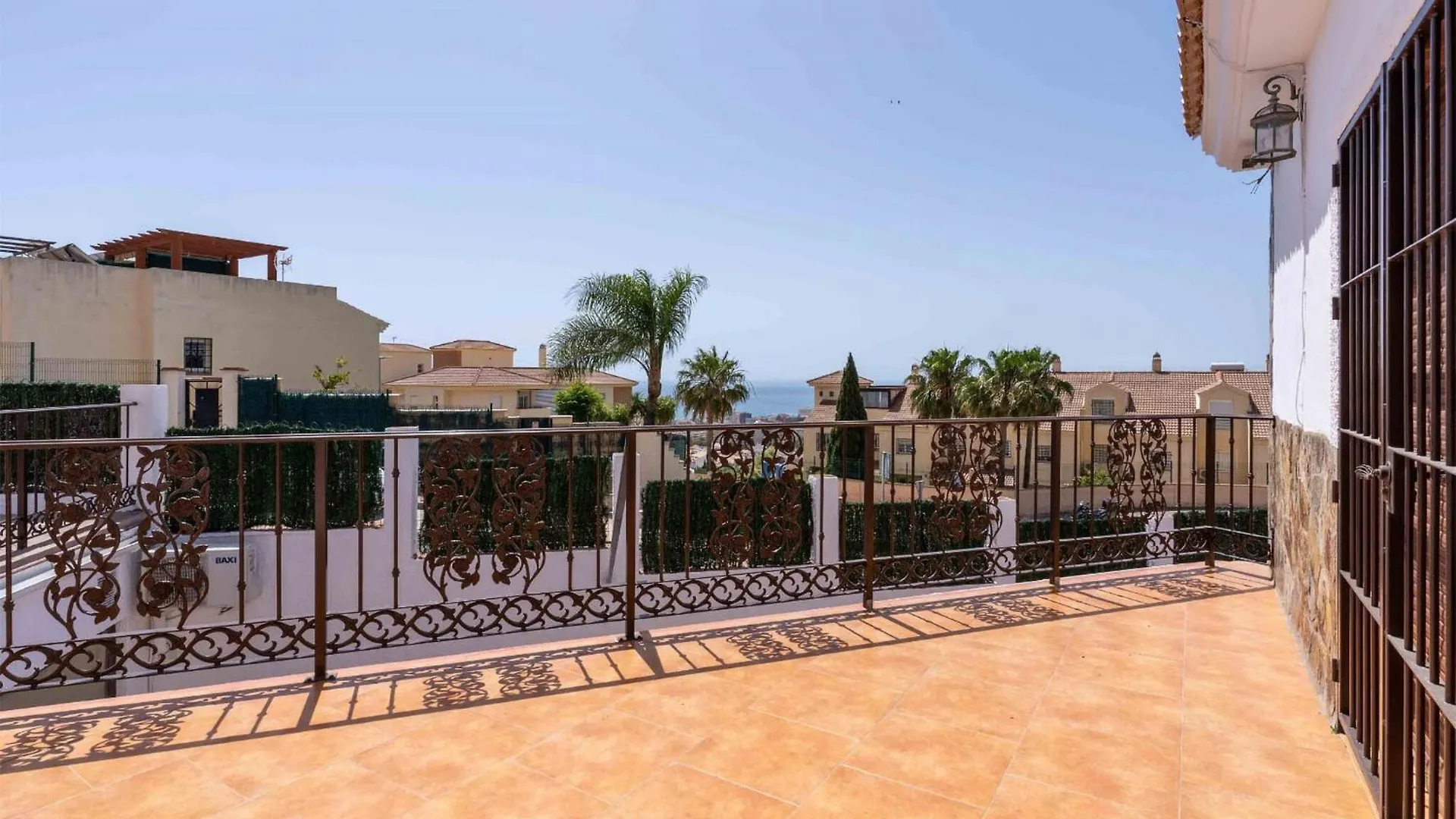 بيت للعطل Lovely Home In Benalmadena With Kitchen إسبانيا