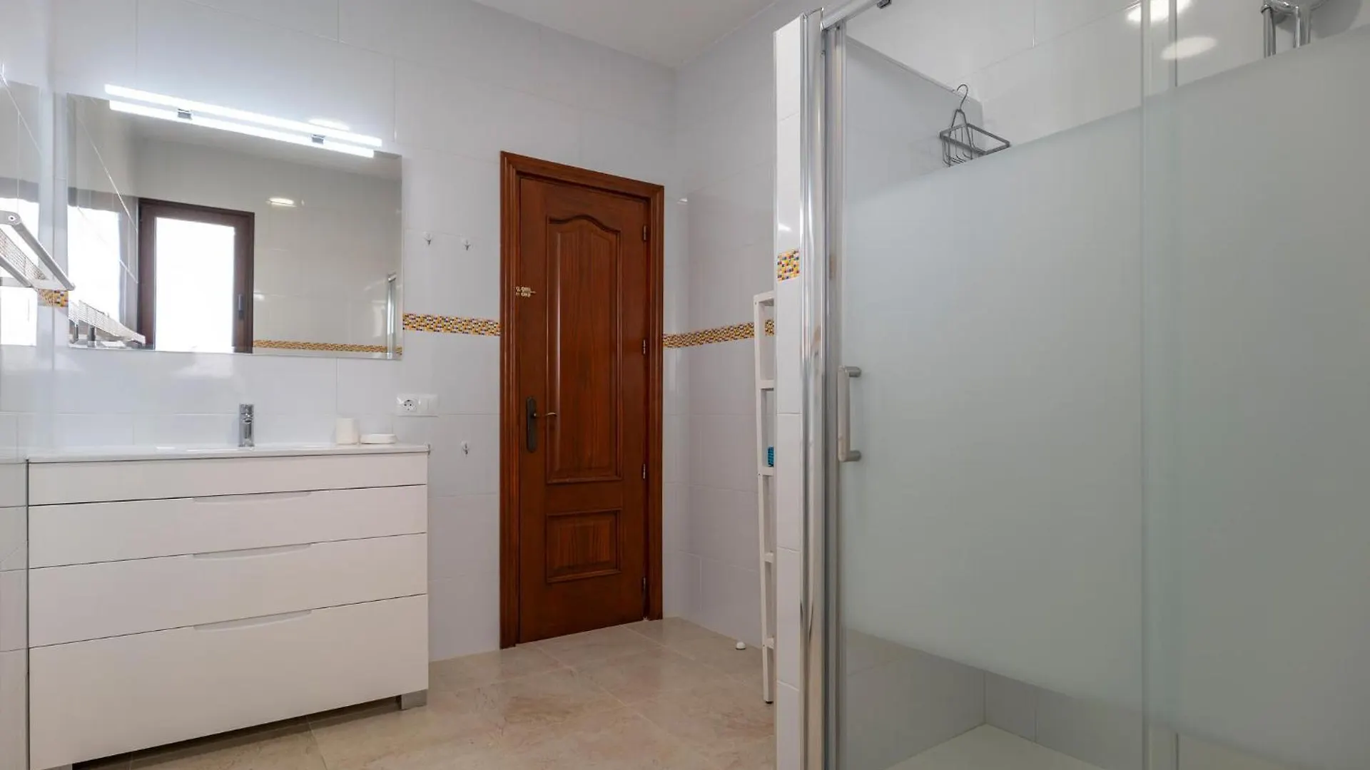Lovely Home In Benalmadena With Kitchen بيت للعطل
